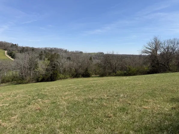 12 Fly Rd, Santa Fe, TN 38482