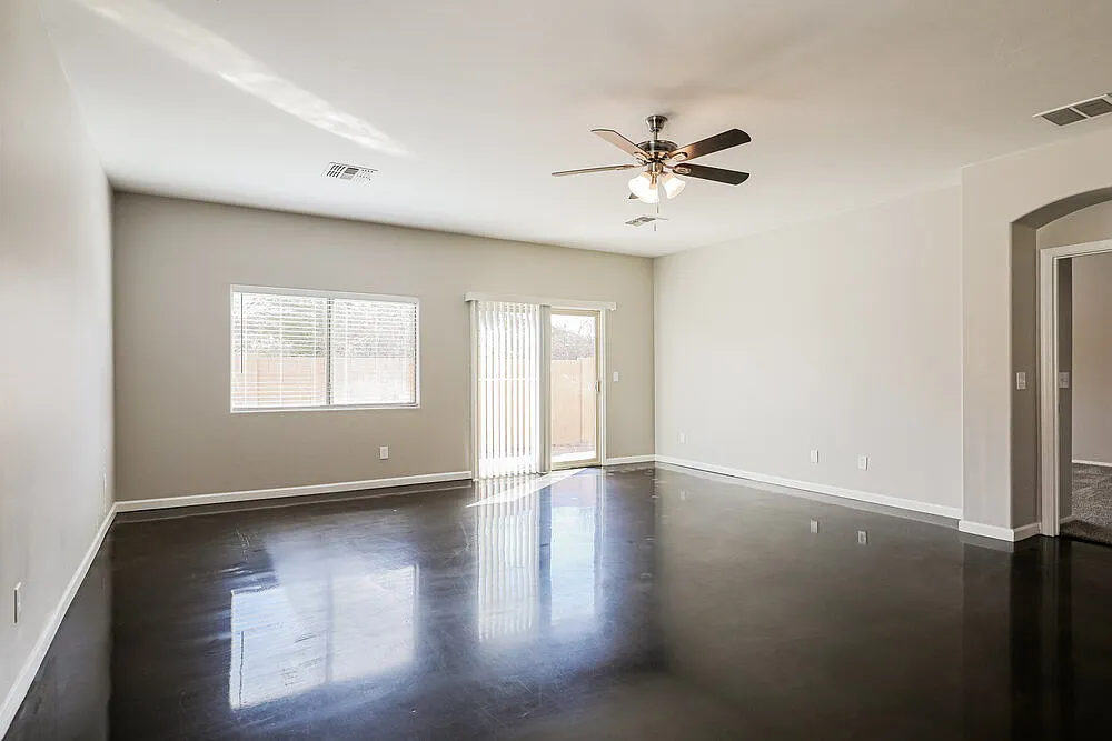 3 bed, 2.0 bath, 1789 sqft, $1,805 — Photo 4