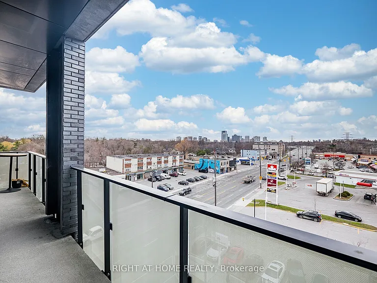 4208 Dundas St W #513 — Photo 33