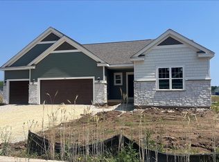 684 N Sparrow Way, Grafton, WI 53024