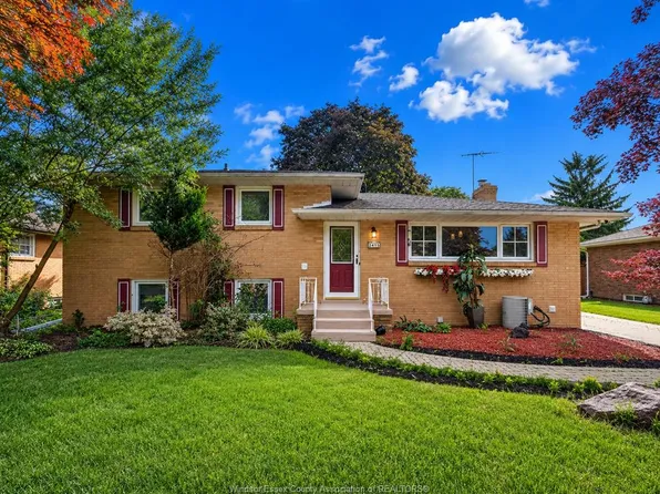 2445 Everts Ave, Windsor, ON N9E 2T8
