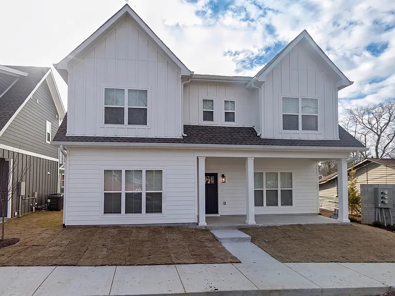 2305 Lacy St — Photo 1