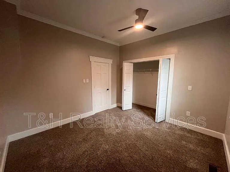 708 N Independence St — Photo 21