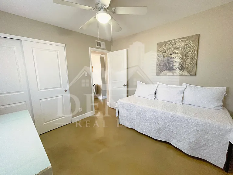 8058 E Oak St — Photo 13
