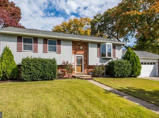 1214 Farmview Rd, Pasadena, MD 21122