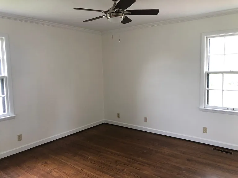 322 Drake Ave SW — Photo 8