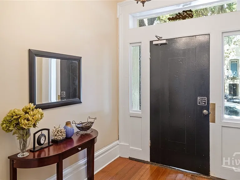 15 E Jones St #1B — Photo 4