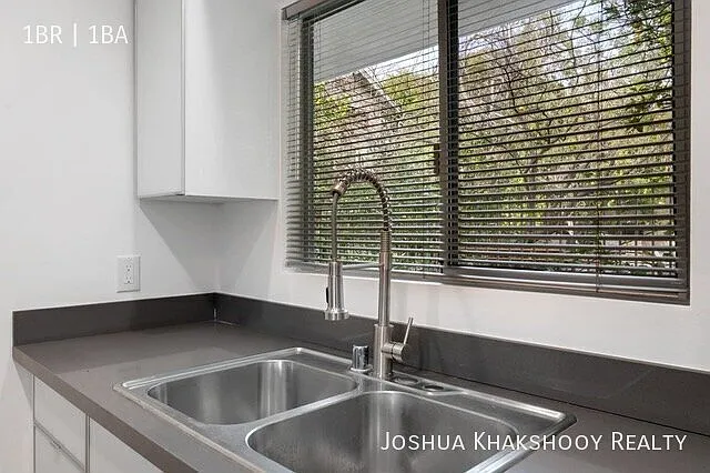 1148 N Clark St West Hollywood, CA 90069 — Photo 4