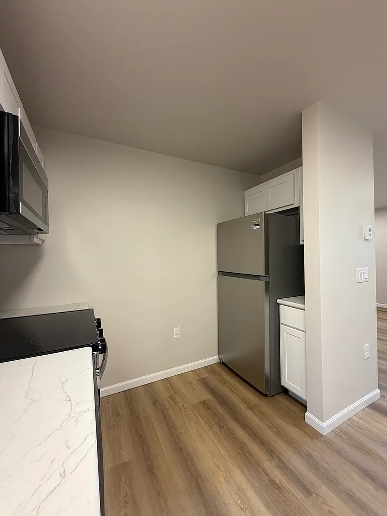 1 bed, 600 sqft, $1,405 — Photo 2