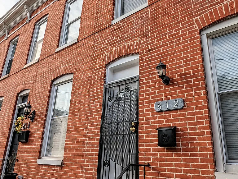 812 Mangold St — Photo 1