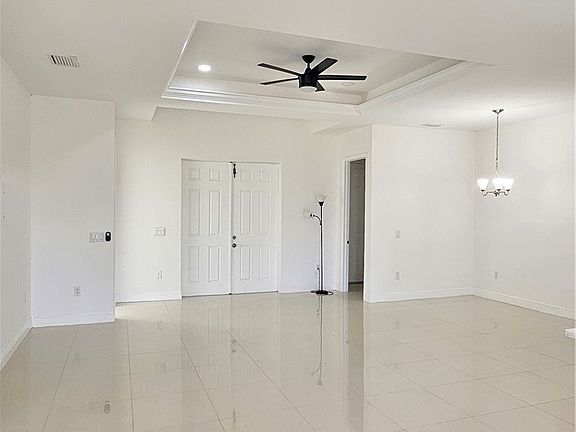 3rd image of 1147 Antonio St E