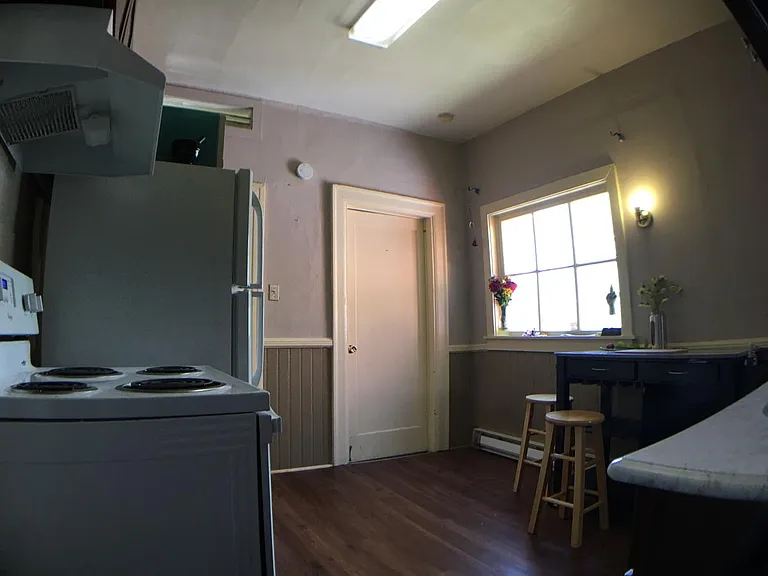 1008 E John St #3 — Photo 17