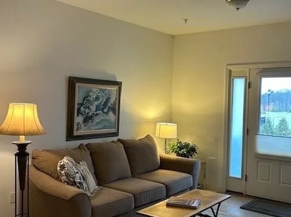 33 Naomis Way #101, Colchester, VT 05446