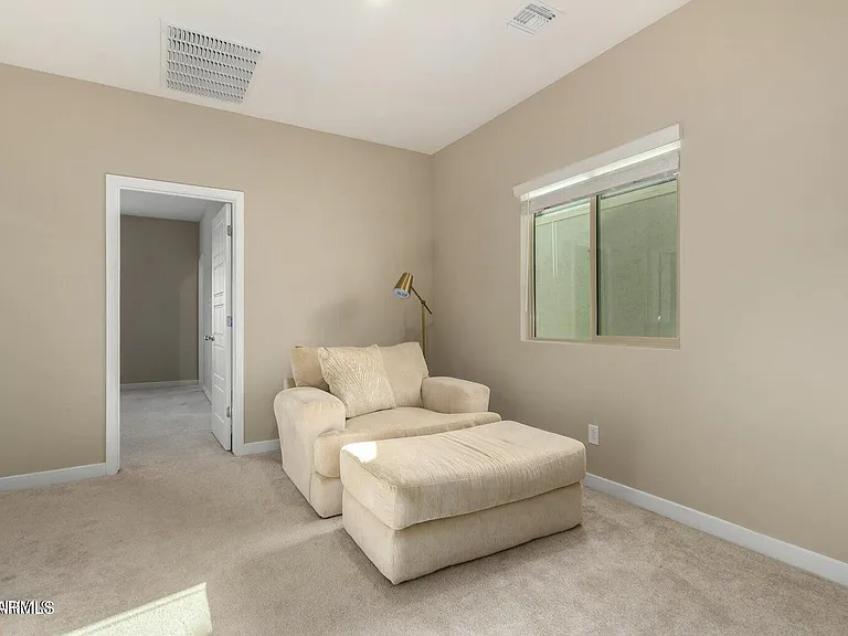 2268 W Laurie Ln — Photo 25