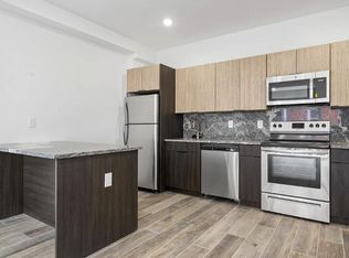 300 N Budd St #D2, Philadelphia, PA 19104