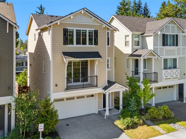 2204 176th Place SW #3, Lynnwood, WA 98037