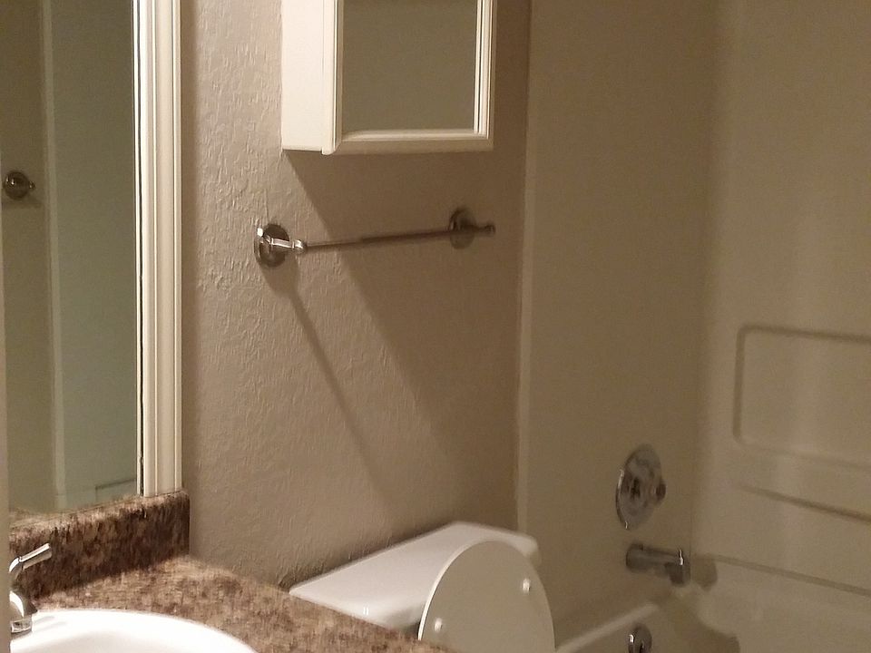 1st image of 1002 W 101st Ter