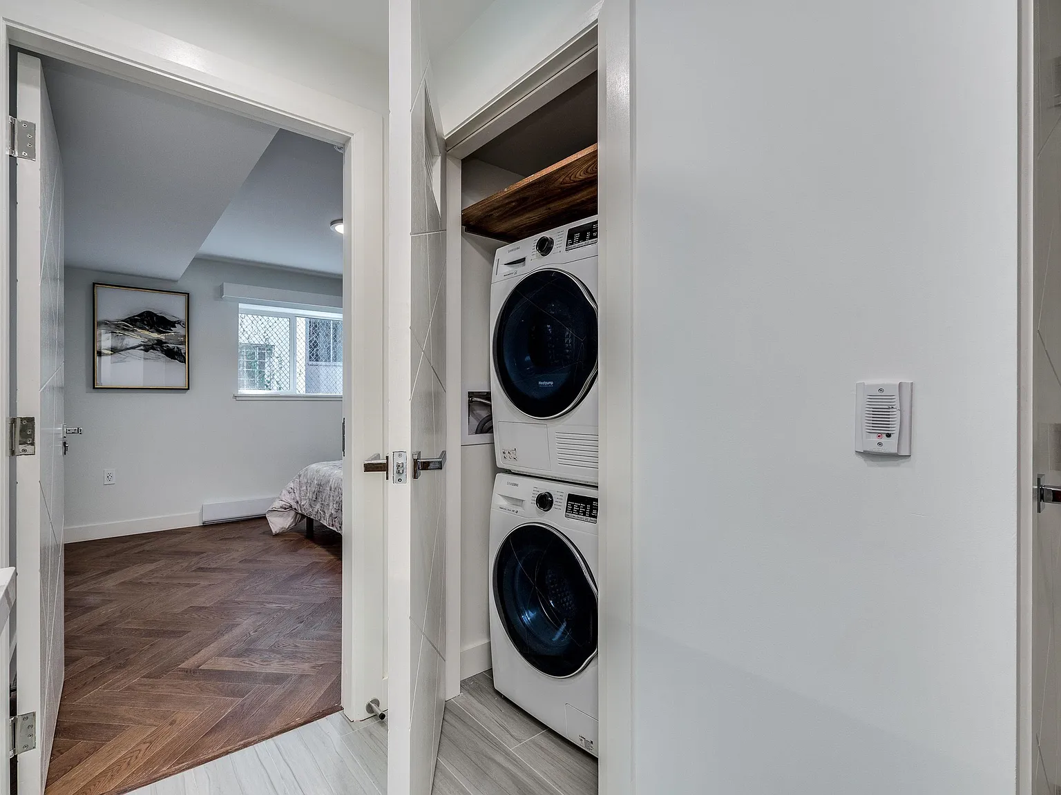 2 bed, 705 sqft, $3,850 — Photo 4