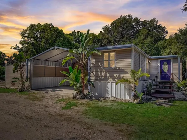 2344 Berry Rd, Plant City, FL 33567