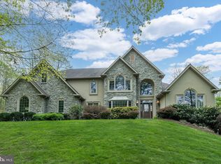 4 Vestral Dr, Pequea, PA 17565