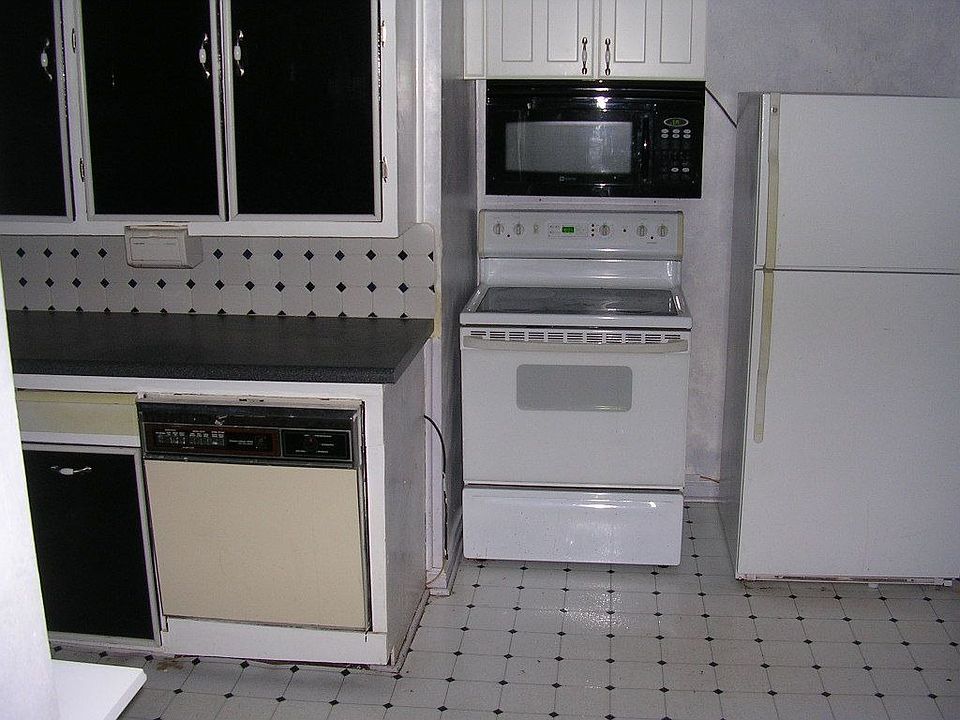 2nd image of 114 Findley Sq