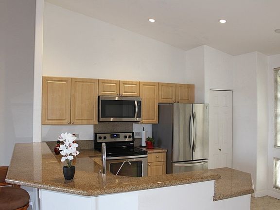 4th image of 75-6009 Alii Dr APT W22