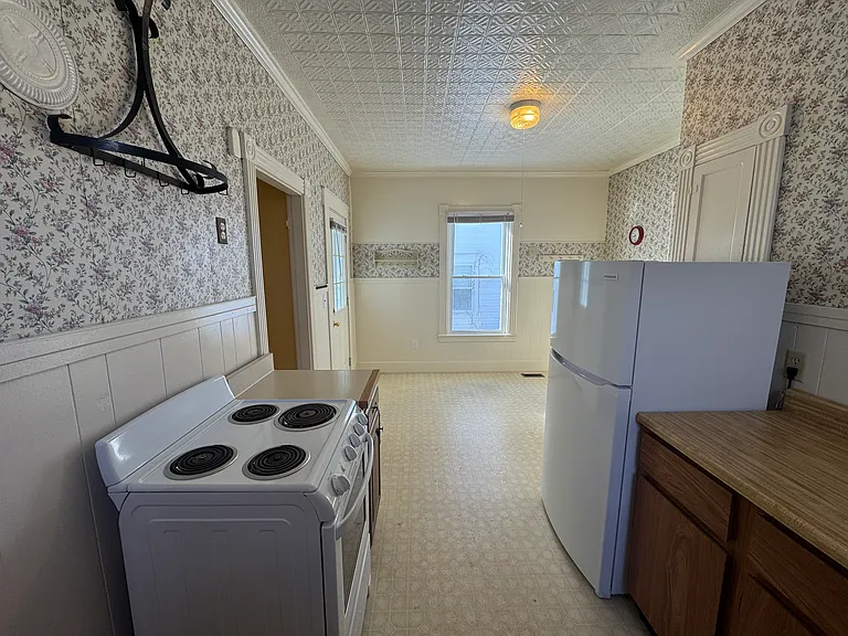 10 Maple St #1 — Photo 10