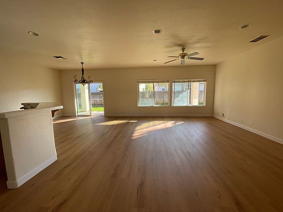 Spacious living room