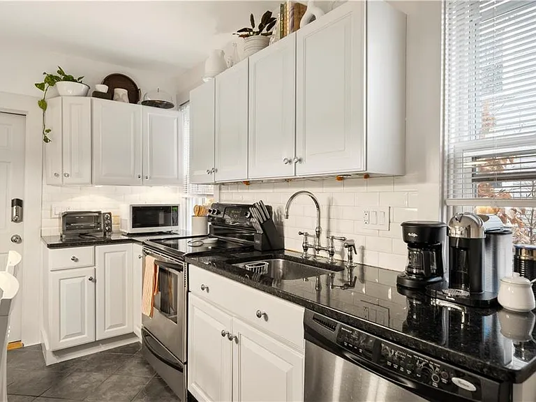 33 Marsh St — Photo 6