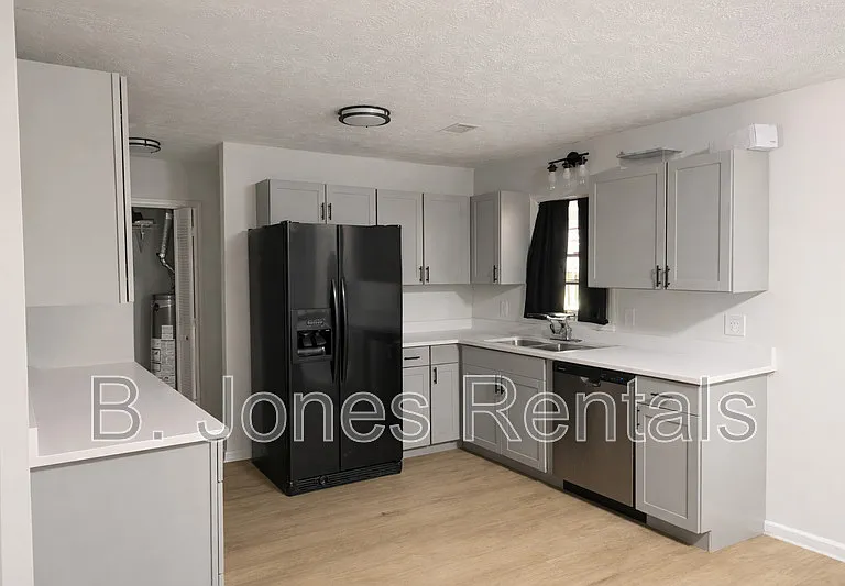 30 Fairfield Dr — Photo 6
