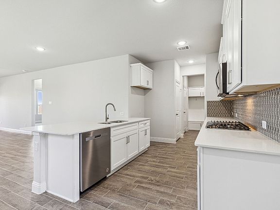 4th image of 2810 Woodland Ct