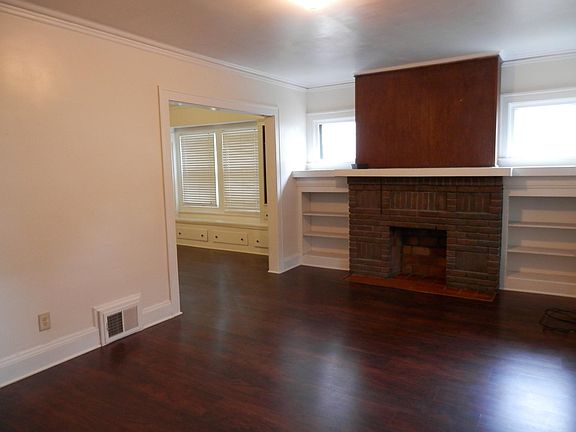 2nd image of 15900 Corsica Ave #1