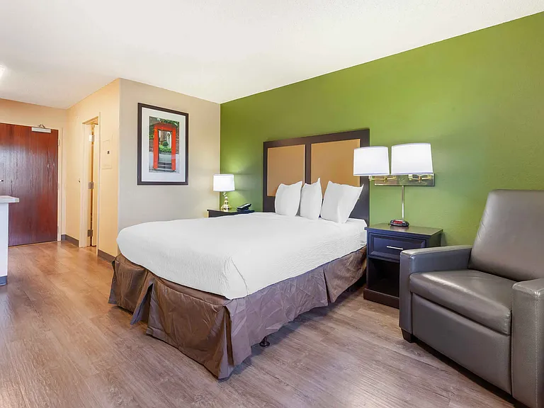 Studio Suite - 1 Queen Bed