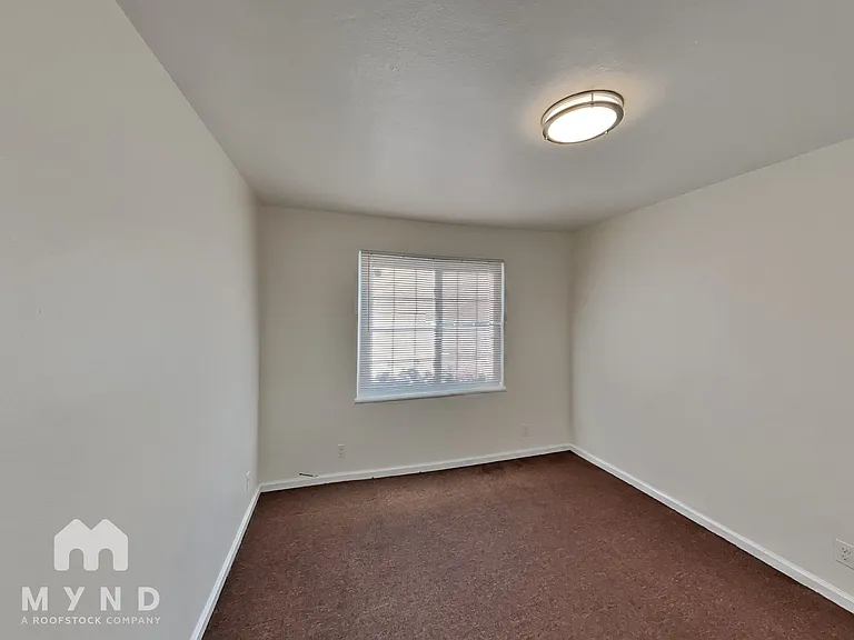 2048 81st Ave — Photo 8