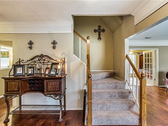 4th image of 4316 Kenwood Dr