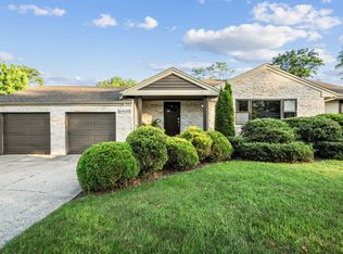 16W639 Red Oak Ave, Bensenville, IL 60106