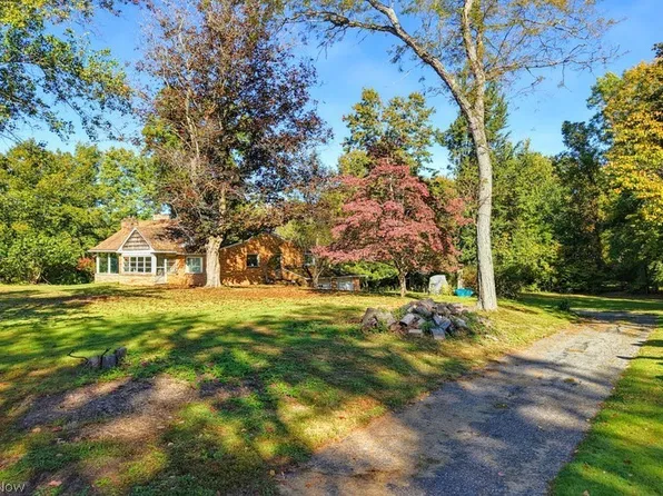 1283 Nesbitt Rd, Northfield, OH 44067