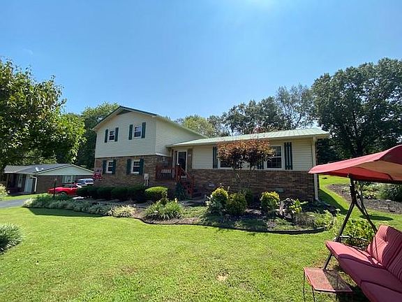 2nd image of 105 Hickory Dr