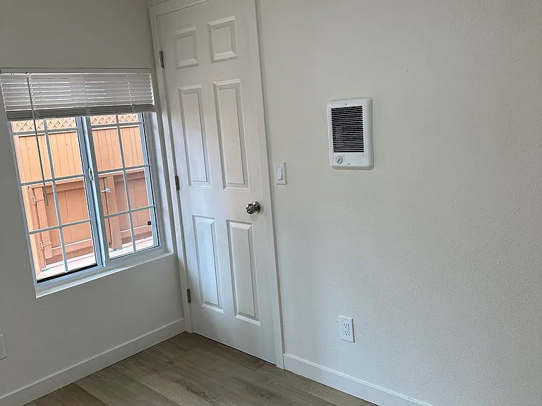 5066 Voltaire St #3 — Photo 13
