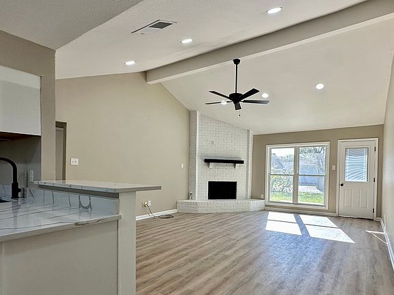 5th image of 8810 Deerwood Dr