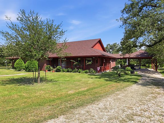 3rd image of 300 Moss Oak Dr