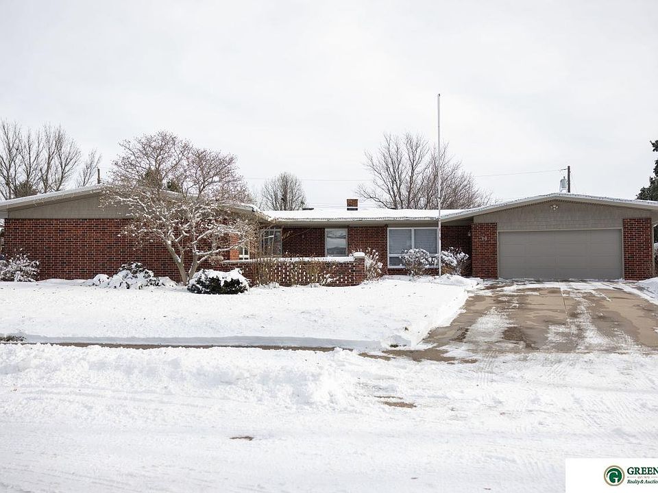 1st image of 34 Eastridge Dr S