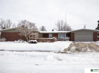 34 Eastridge Dr S, York, NE 68467