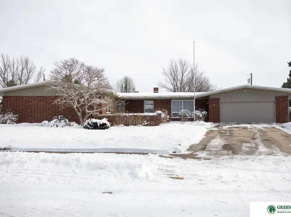 34 Eastridge Dr S, York, NE 68467