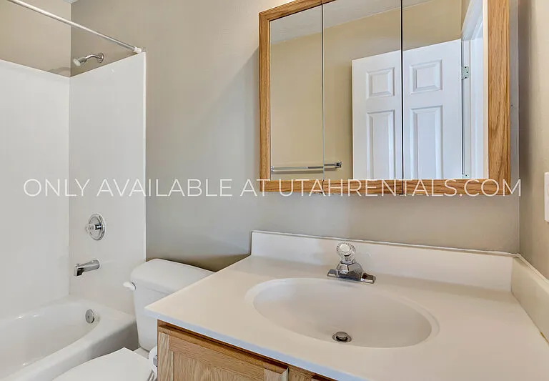 1343 S 1370 E — Photo 12