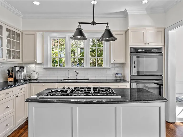 86 Caterson Ter — Photo 15
