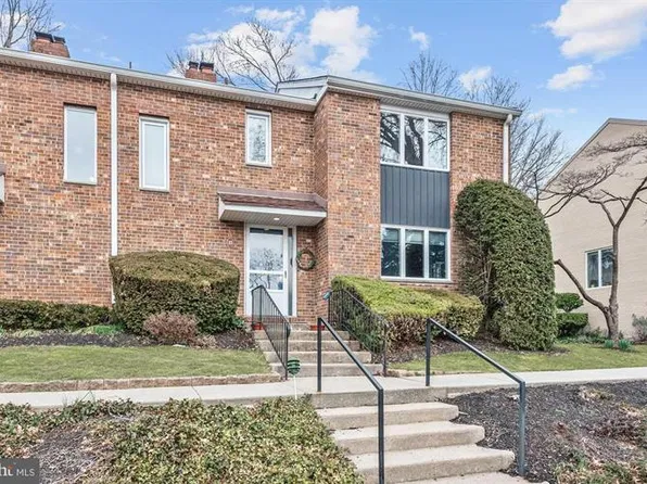 15 West Close, Moorestown, NJ 08057