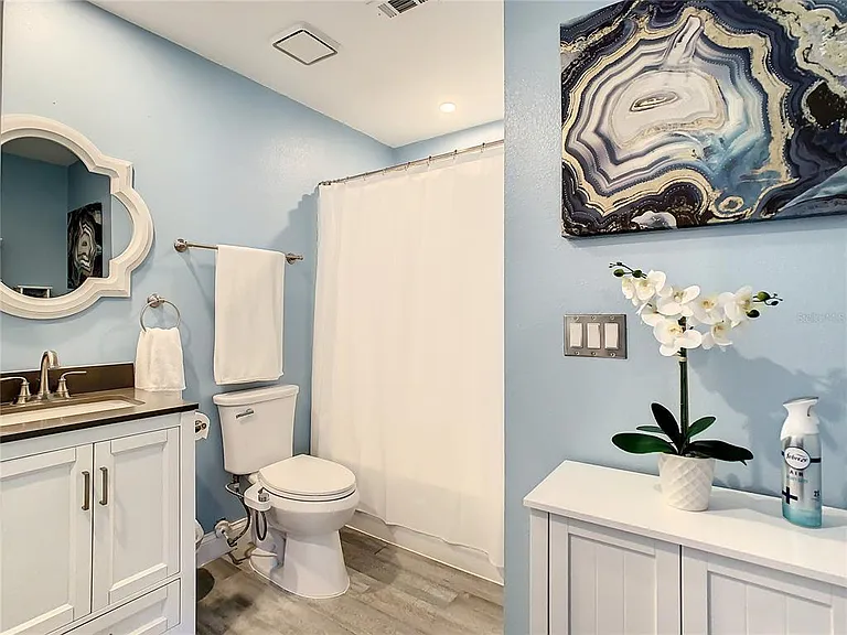 2041 Dixie Belle Dr #L — Photo 6