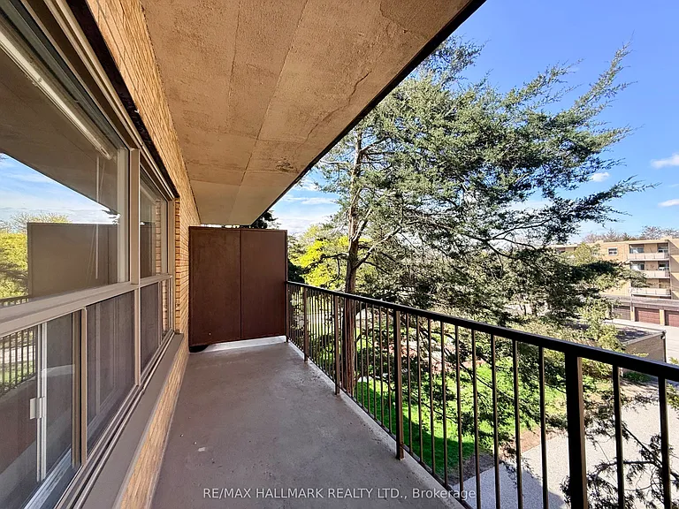 30 Upper Canada Dr #301 — Photo 14