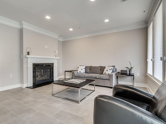 4th image of 2405 Richmond Hwy Unit 102
